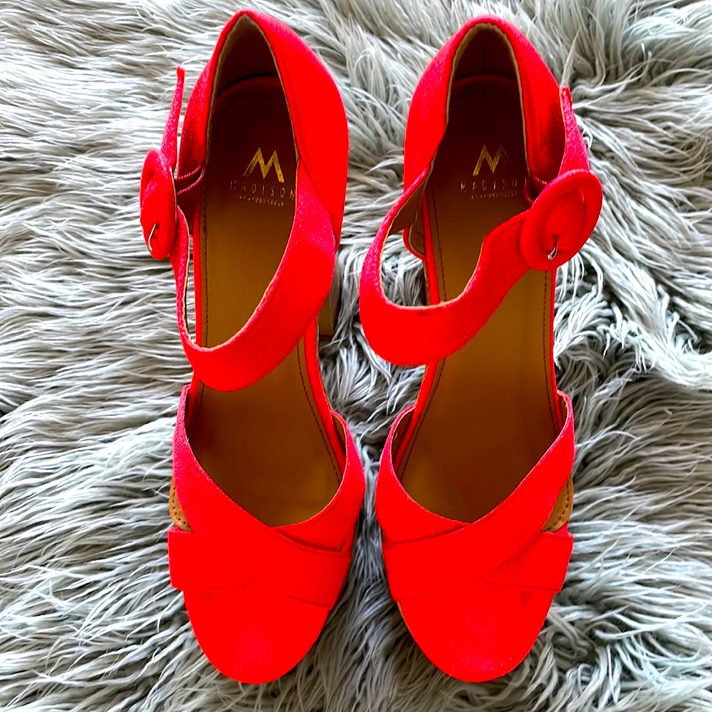 Shoe Dazzle Red Platform Mary Jane Heels